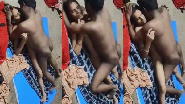 Recently wed Haryanvi village wife kissing & hard fucking on floor